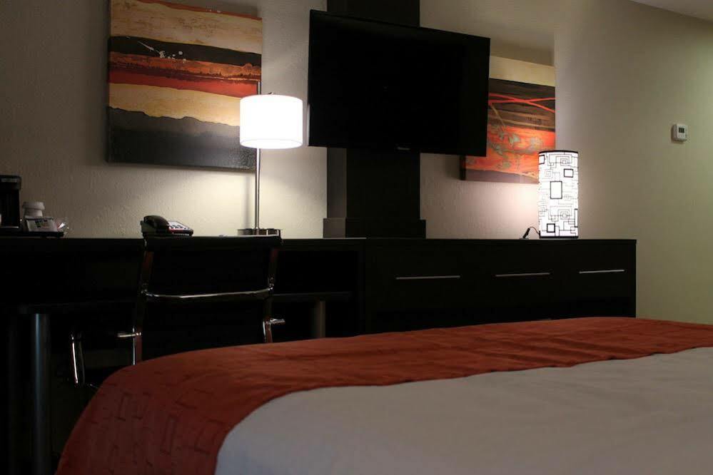 Holiday Inn Express Hotel & Suites Glasgow By Ihg Exterior photo